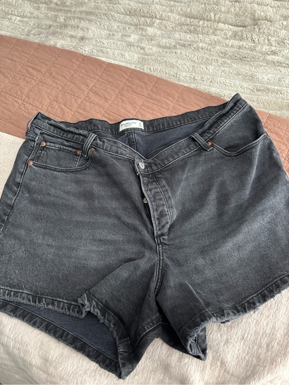 Abercrombie & Fitch Curve Love Dad Short Washed Black Denim 35